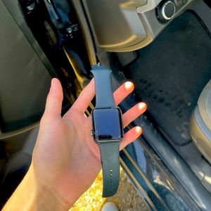 Series 3 Apple Watch 42 mmmalumn